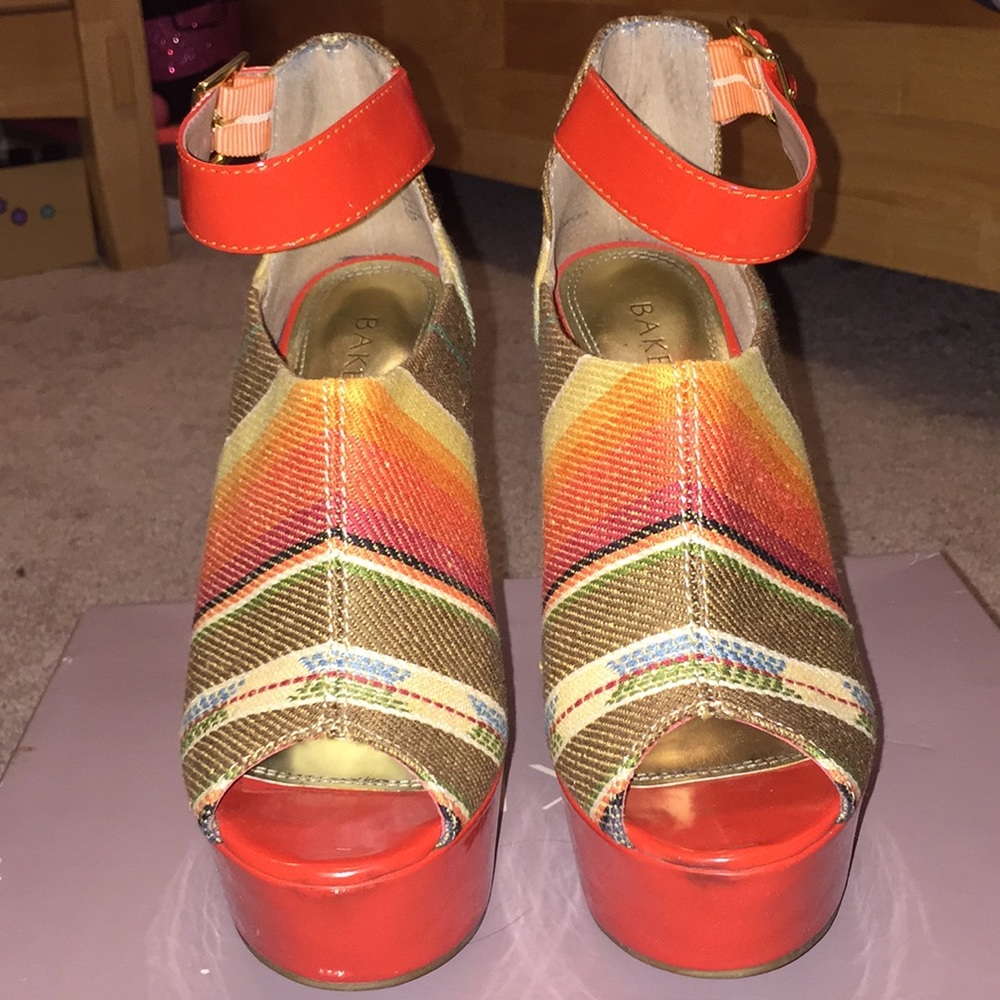 Bakers Aztec Wedges - Picture 2 of 3
